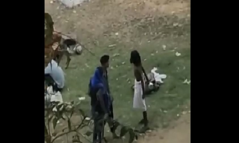 The girl thrashed the monk for stopping the couple from doing dirty acts