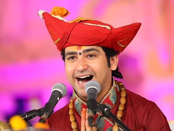 करोड़ों की संपत्ति के मालिक हैं धीरेंद्र कृष्ण शास्त्री, जानें एक कथा के लिए कितनी फीस चार्ज करते है…