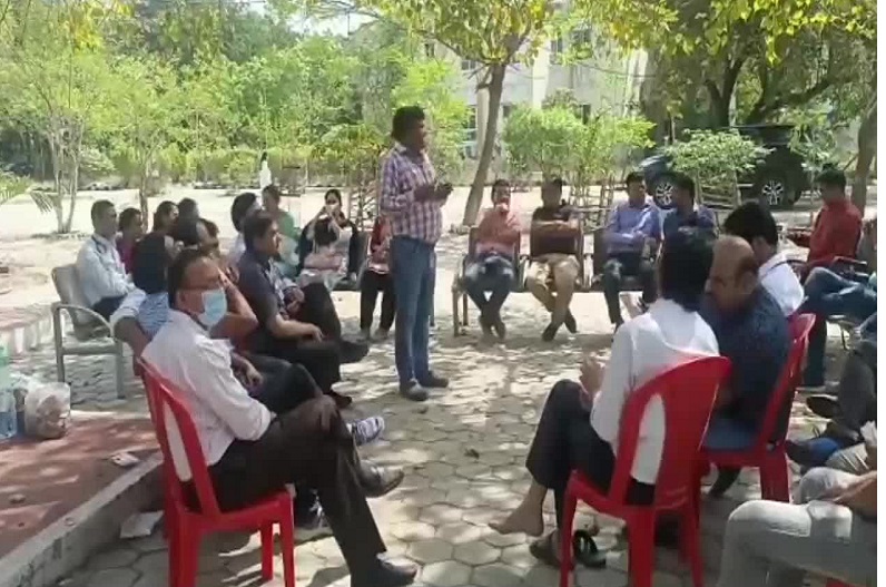 Sagar News: काम पर लौट आए डॉक्टर्स, ACS के इस बर्ताव से आहत होकर गए थे हड़ताल पर
