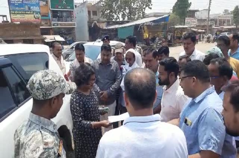 Sakti news: धूल के गुबार से परेशान हो रहे नगरवासी, कलेक्टर को ज्ञापन सौंपते हुए दी ये चेतावनी