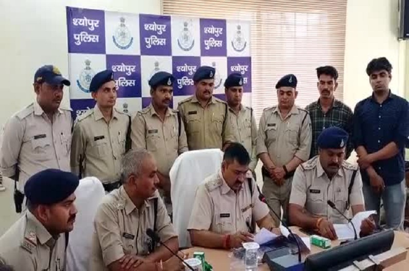 Two accused arrested for stealing in grocery merchant's shop to pay lawyer's fees