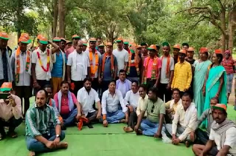 30 active workers left Congress and joined BJP