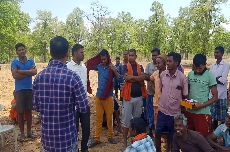 Villagers unite to remove encroachment from government land