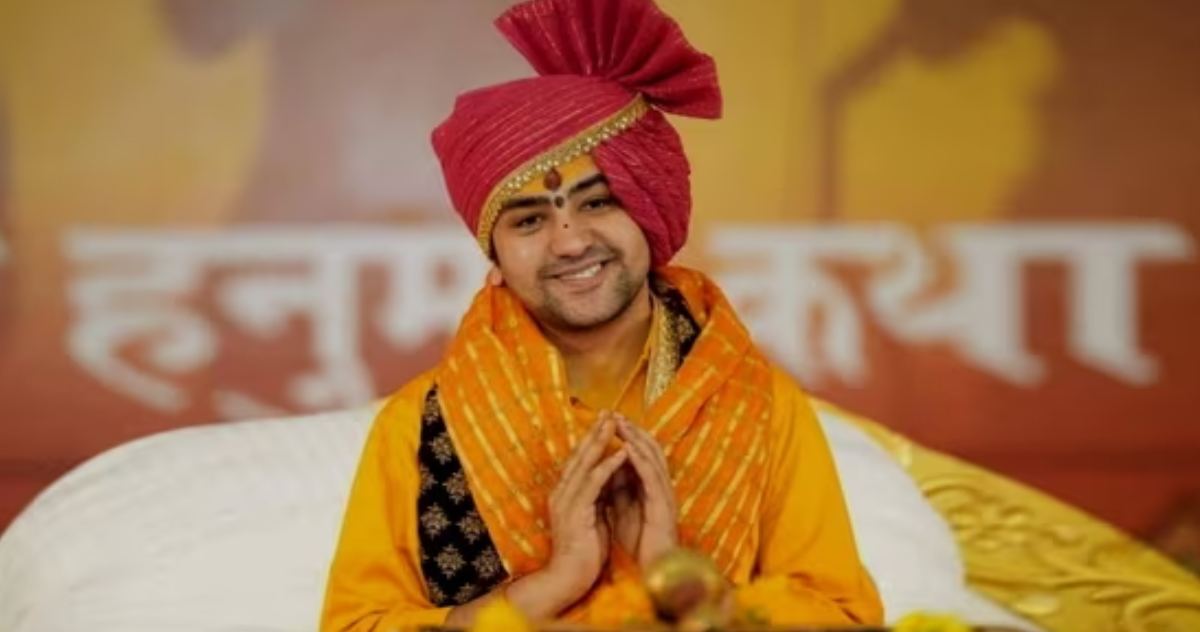 पंडित धीरेंद्र शास्त्री ने बताया कितना लेते हैं एक कथा के लिए फीस, जानकर कहीं खिसक न जाए पैरों तले जमीन