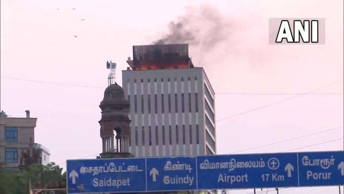 Terrible fire broke out in a building in Chennai, many fire tenders present on the spot