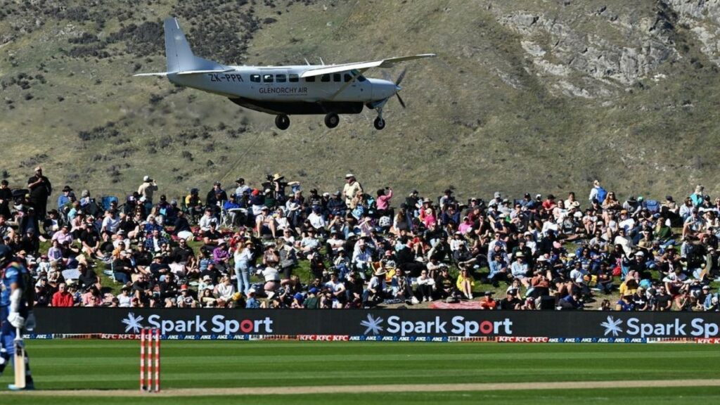 Plane Enter in Stadium While Cricket Match