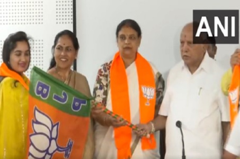 Karnataka Assembly Election 2023: कांग्रेस को लगा झटका! दिग्गज नेता की बेटी ने बीजेपी का थामा दामन