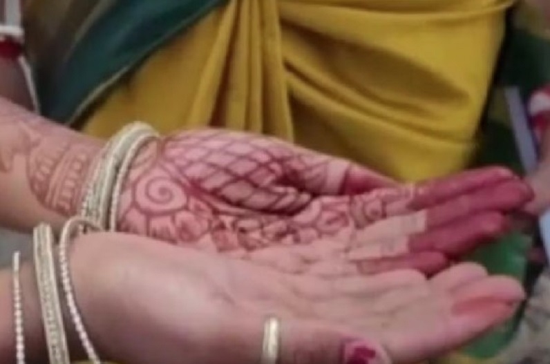 मां ने नाबालिग बेटी का 2 लाख में किया सौदा, अधेड़ से कराई शादी….