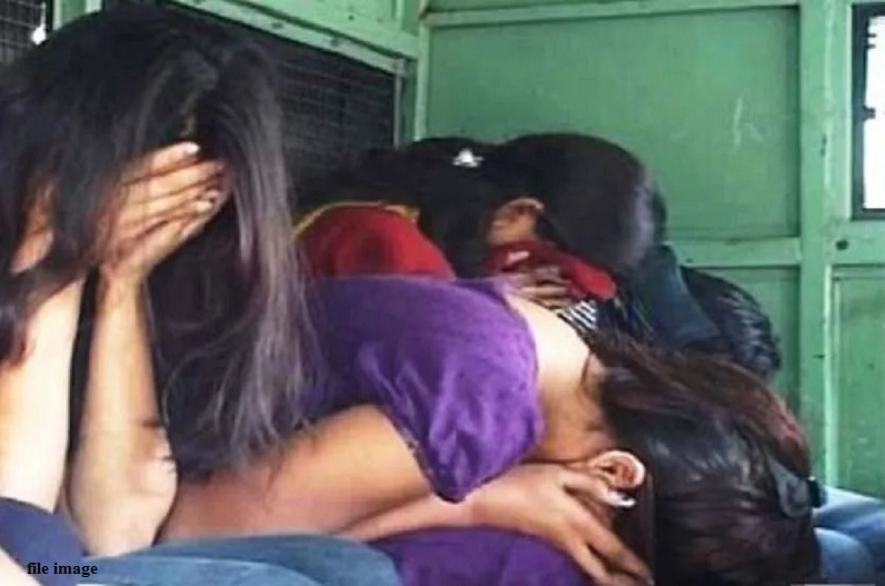 मालिश की आड़ में जिस्मफरोशी, सेक्स रैकेट चलाने के आरोप में दो स्पा मालिक समेत 10 गिरफ्तार