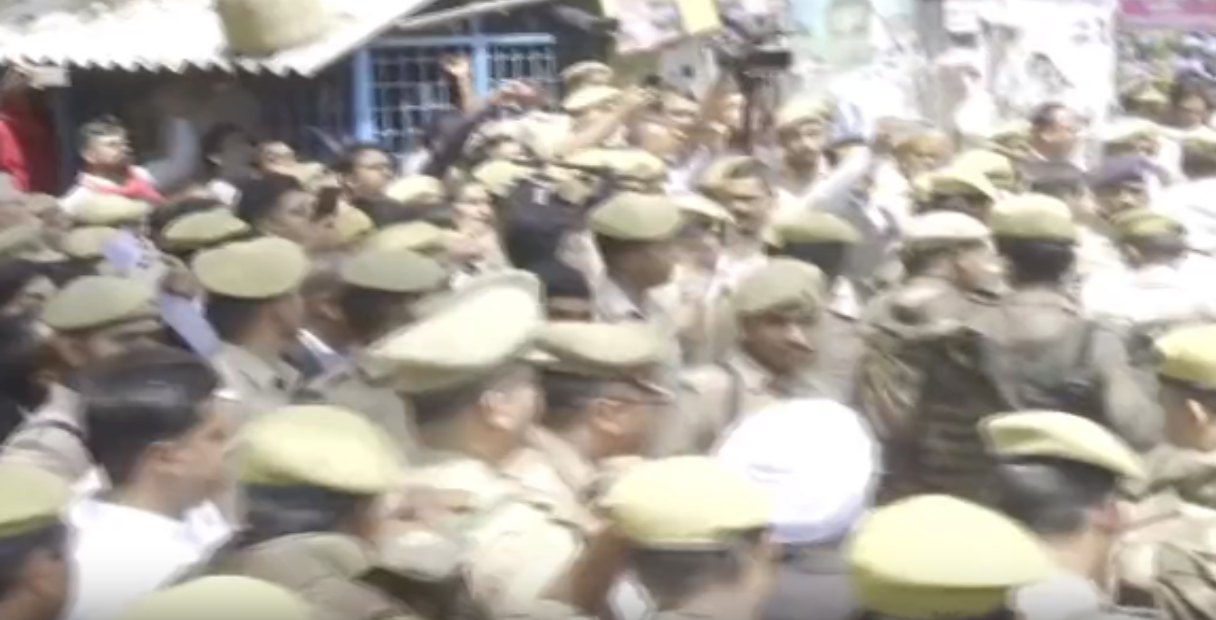 Asad Ahmed Encounter Video: अतीक अहमद के बेटे असद के एनकाउंटर का वीडियो आया सामने, देखिए कैसे पुलिस ने मोस्ट वांटेड को किया ढेर