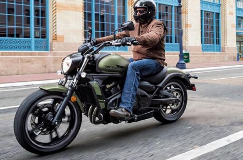 Kawasaki ने भारत में लॉन्च की 7.10 लाख रुपये की ये दमदार बाइक, जानें क्या है इसकी खासियत