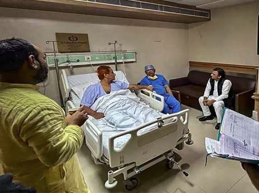 पूर्व मंत्री Azam Khan की तबीयत बिगड़ी, दिल्‍ली के गंगाराम अस्‍पताल में भर्ती कराए गए