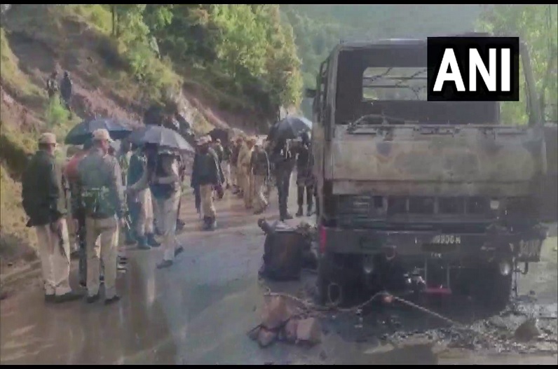 सेना की गाड़ी पर आतंकी हमला, 5 जवान शहीद, PAFF ने ली हमले की जिम्मेदारी