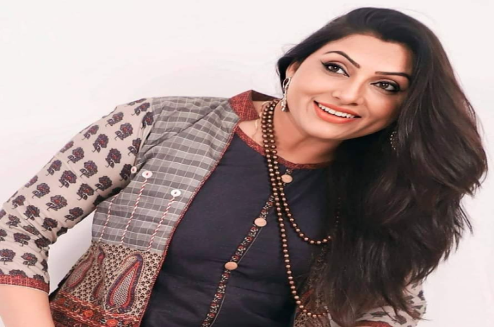 actress Kajal Nishad will contest mayor's election from Gorakhpur seat