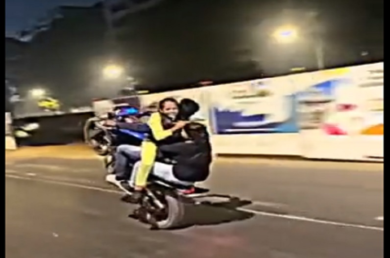 Bike Stunt With Two Girls in Mumbai