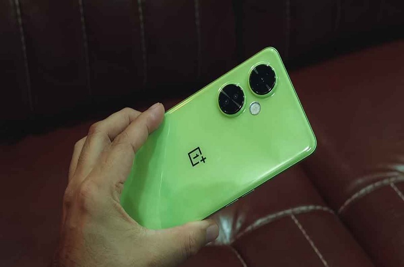 12 हजार रुपए डिस्काउंट में मिल रहा है OnePlus का ये 5G फोन, नए मॉडल आते ही कीमतों में आई गिरावट