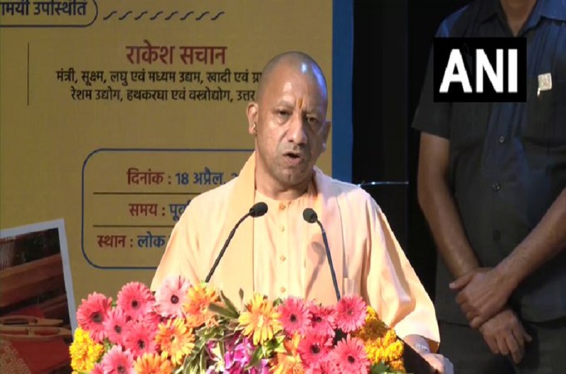 अतीक और अशरफ की हत्या के बाद सीएम योगी का पहला बयान आया सामने, कहा – अब कोई भी माफिया नहीं कर सकेगा ये काम