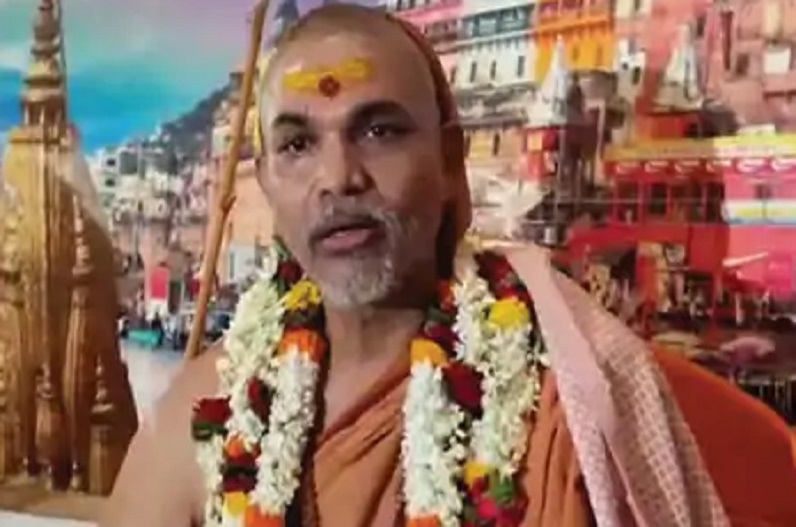 शंकराचार्य अविमुक्तेश्वरानंद का बड़ा बयान, बोले- मदरसे में अगर धार्मिक पढ़ाई हो सकती है, तो स्कूलों में क्यों नहीं….