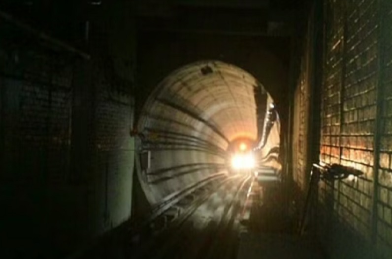 कोलकाता मेट्रो ने रचा इतिहास! गंगा नदी के नीचे चली देश की पहली ट्रेन