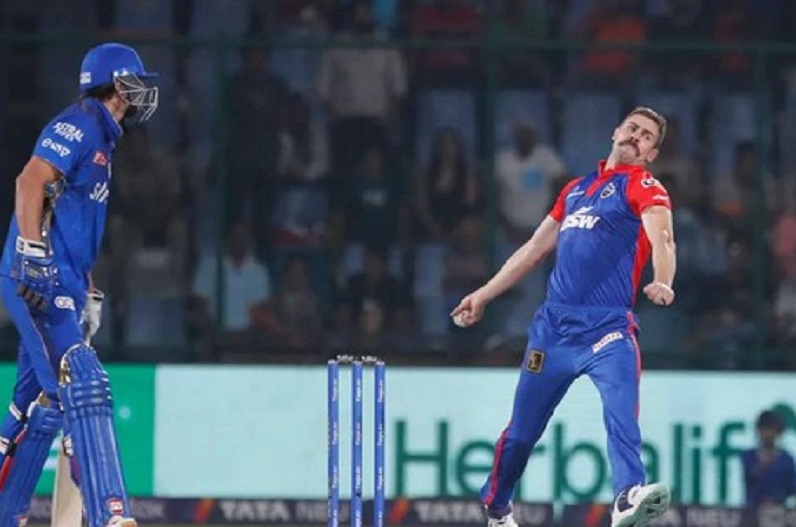 दिल्ली कैपिटल्स के तेज गेंदबाज ने रचा कीर्तिमान, हार के बावजूद हो रही जमकर चर्चा…