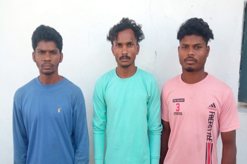 Area Domination team arrested two Naxalites from Outpalli forests