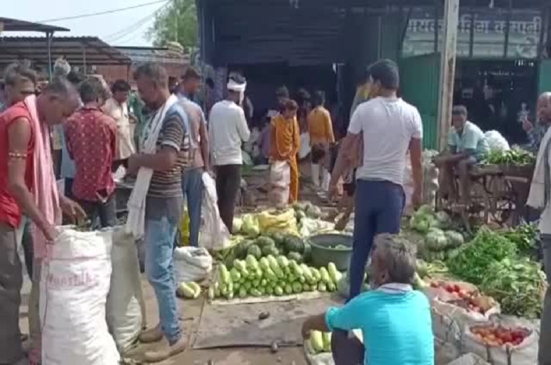 Satna news: सीएम हेल्पलाइन में शिकायत के बाद जागा जिला प्रशासन, इस मामले में 70 व्यापारियों को नोटिस जारी