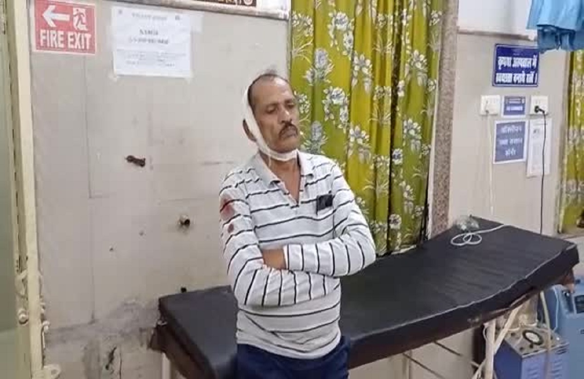 Damoh News: बदमाशों की दबंगई.. विवाद सुलझाने गई पुलिसकर्मियों पर लाठी डंडों से किया हमला