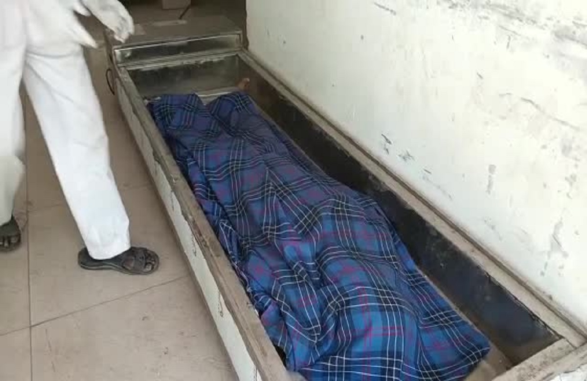 Korba news: स्कूल की छत पर काम कर रहा था मजदूर, अचानक हुआ कुछ ऐसा कि चली गई जान