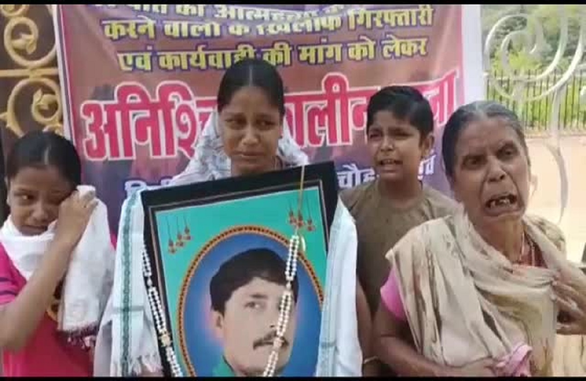 Mahasamund news: सुसाइड के 3 महीने बाद भी दर्ज नहीं हुआ FIR, न्याय का आस में विधवा महिला ने उठाया ऐसा कदम