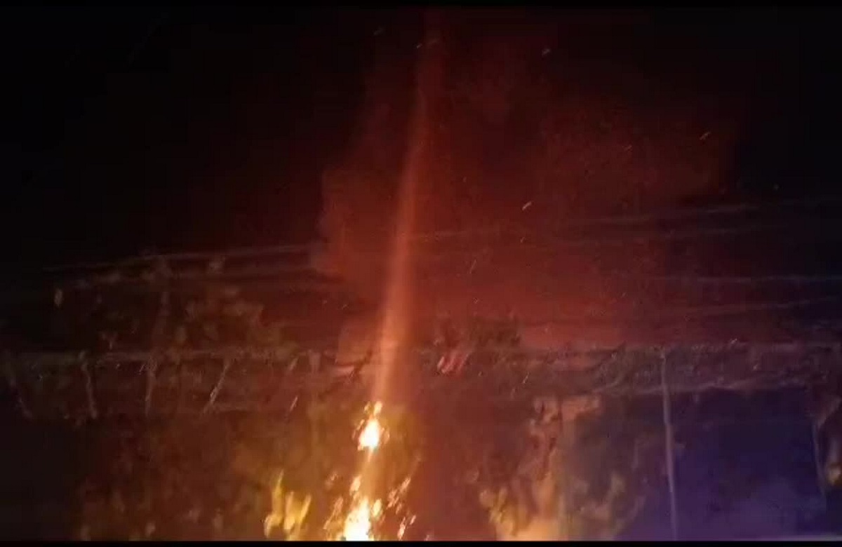 Morena news: फर्नीचर गोदाम में लगी भीषण आग, धुएं का उठता गुबार देख मची अफरातफरी