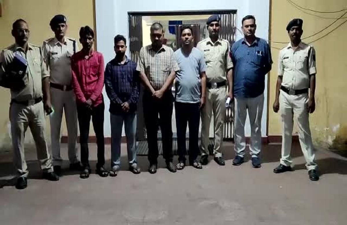 Janjgir Champa News: DMF के लाखों रूपये गबन करने वाले संचालक गिरफ्तार, NGO संचालकों ने इस तरह से किया था राशि का गबन