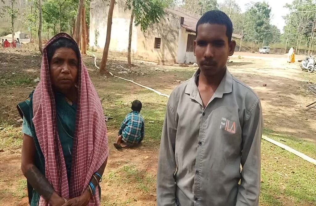 The old mother is wandering to get the benefits of the schemes for her disabled son