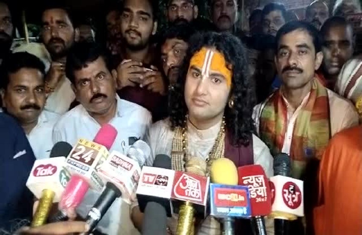 MP News: ‘हिन्दू संगठित हो जाये बन सकता है हिन्दू राष्ट्र…’ अंतरराष्ट्रीय कथा वाचक अनिरुद्धाचार्य ने मीडिया से कही ये बातें