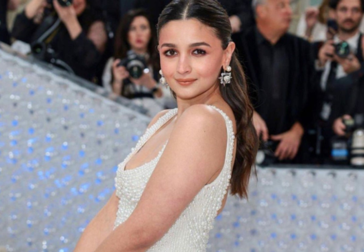 Met Gala 2023: Alia Bhatt के मेड इन इंडिया ड्रेस ने खींचा सबका ध्यान, बनाया गया है एक लाख मोतियों से
