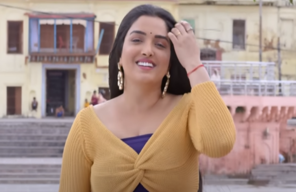 amrapali dubey nirahua Song