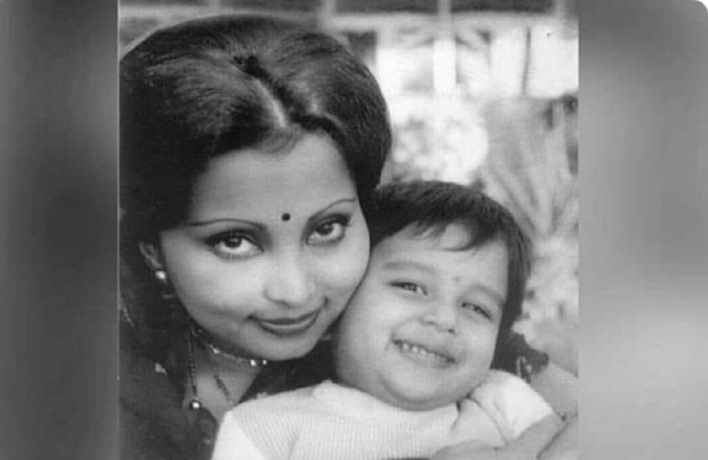 Jyotiraditya Scindia on Mother's Day 2023