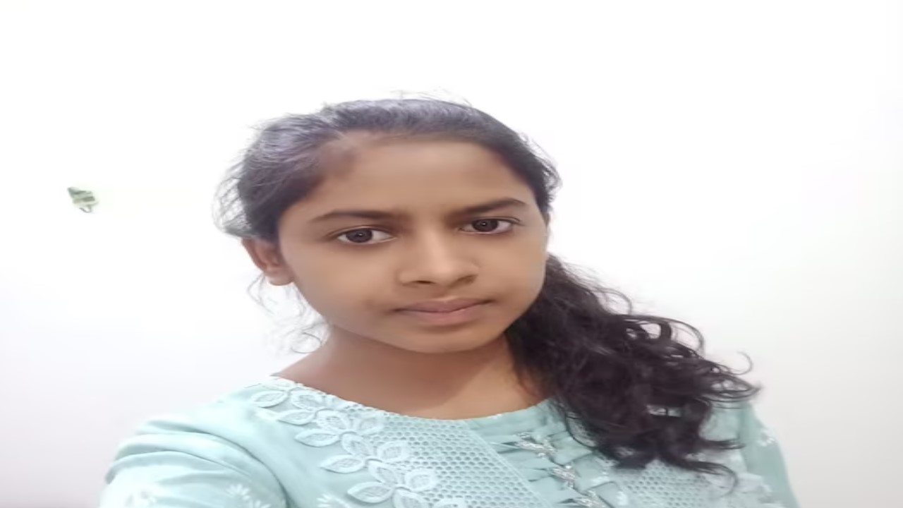 किसान की बेटी ने 12वीं बोर्ड में किया टॉप, खोला सफलता का राज, बताया कैसे लाए 88.40 फीसदी अंक