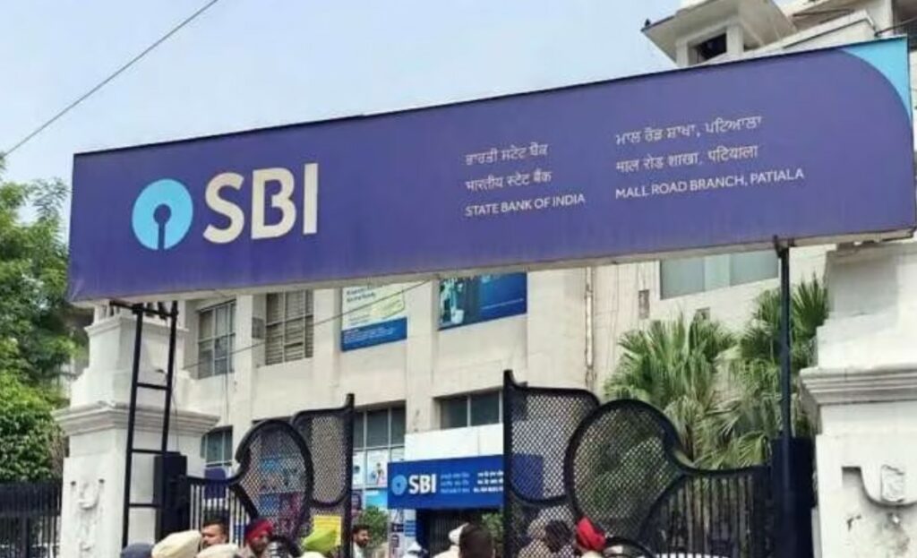 SBI Khata Dharak ko Har Mahine degi Paisa