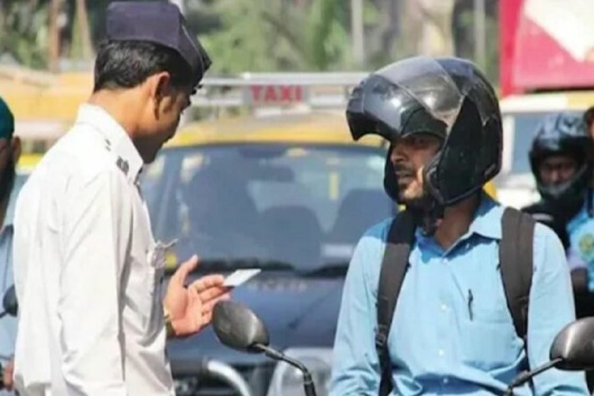 अब हेलमेट लगाने पर भी कटेगा का चालान, Traffic Rules में किए गए ये बड़े बदलाव…