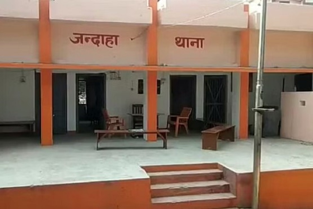 अपने ही घर के पीछे इस हाल में मिला मासूम बच्ची का शव, देखकर पुलिस के भी उड़ गए होश, 4 दिनों से थी लापता…