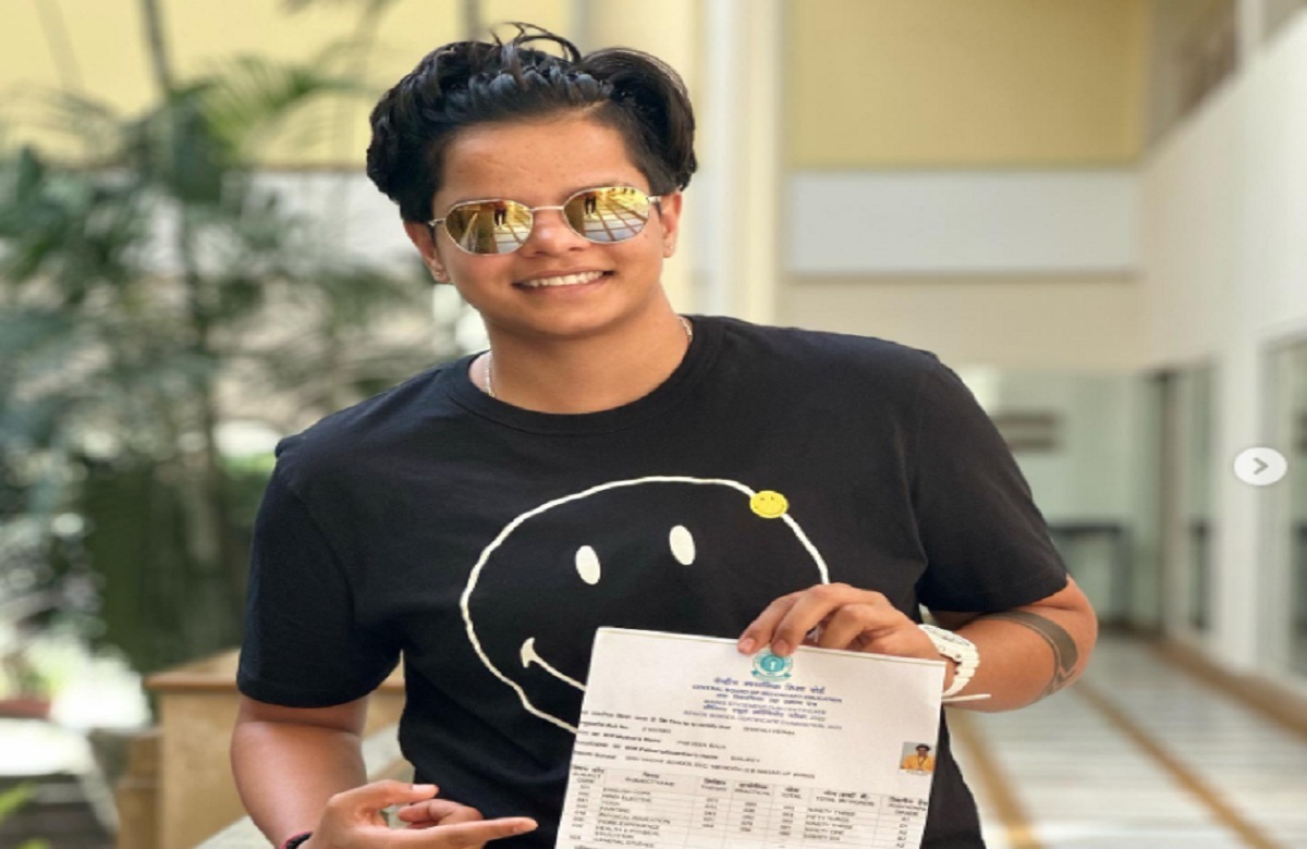 मैदान में धूम मचाने वाली इस स्टार क्रिकेटर ने पास की 12वीं की परीक्षा, शेयर की मार्कशीट की फोटो, आप भीं देखें