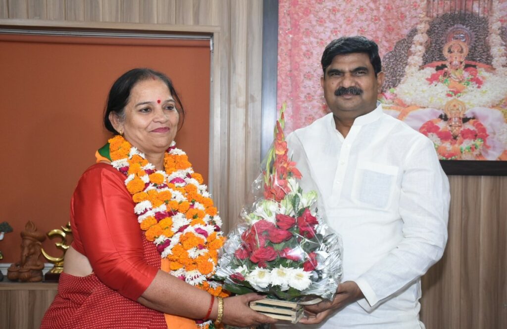 Sushma Kharkwal Become Mayor of LUcknow