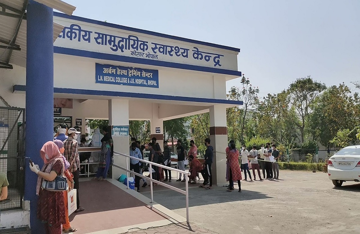 डिलीवरी के बाद प्राइवेट पार्ट में छोड़ा कॉटन, पुरुषों के सामने हुई महिला की ​डिलवरी! परिजनों ने लगाया ये गंभीर आरोप