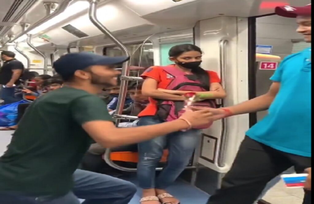 Delhi Metro Viral Video