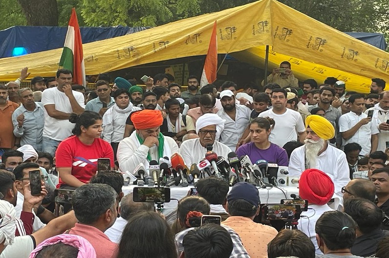 15 दिनों में नहीं हुई बृजभूषण सिंह की गिरफ्तारी तो उठाएंगे बड़ा कदम, पहलवानों और किसानों ने सरकार को दिया अल्टीमेटम