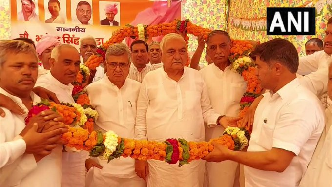 Former Haryana Chief Minister participated in the program 'Join hands with hands'