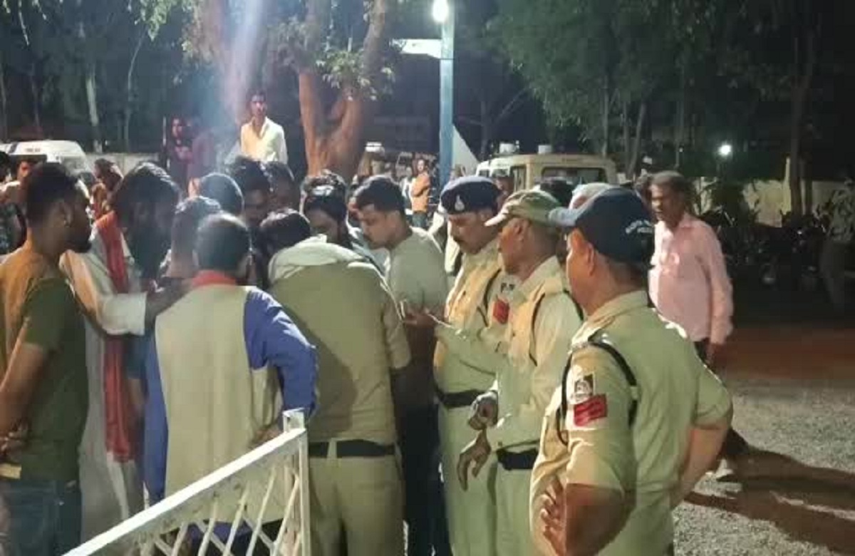 Sihor news: आनंद मेले में पथराव से मची भगदड़, जमकर चले लाठी डंडे, फिर…
