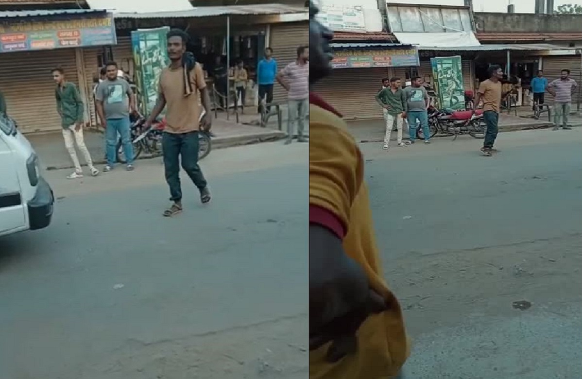 Damoh news: अपराधियों के हौसले बुलंद.. चौराहे पर रास्ता रोककर राहगीरों के साथ किया ऐसा काम, दिनदहाड़े गुंडागर्दी का वीडियो वायरल