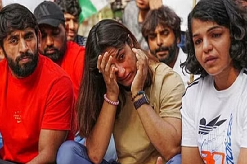 28 मई को संसद पर महापंचायत करेंगे धरने पर बैठे पहलवान, बीजेपी नेता बोले – खालिस्तान की तरफ बढ़ रहा  आंदोलन…