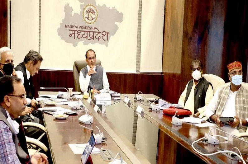 पूरे कैबिनेट के साथ ‘द केरल स्टोरी’ देख रहे सीएम शिवराज, फिल्म की हीरोइन भी है साथ में मौजूद